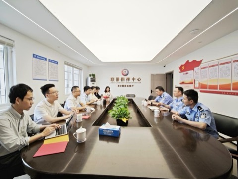 连续三年受聘「警律联盟志愿者」· 向「茶SIR 高校警务会客厅」捐赠法律书籍